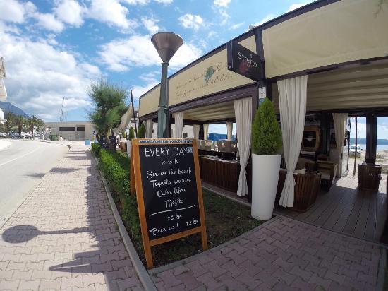 Bahari Lounge and Beach Bar